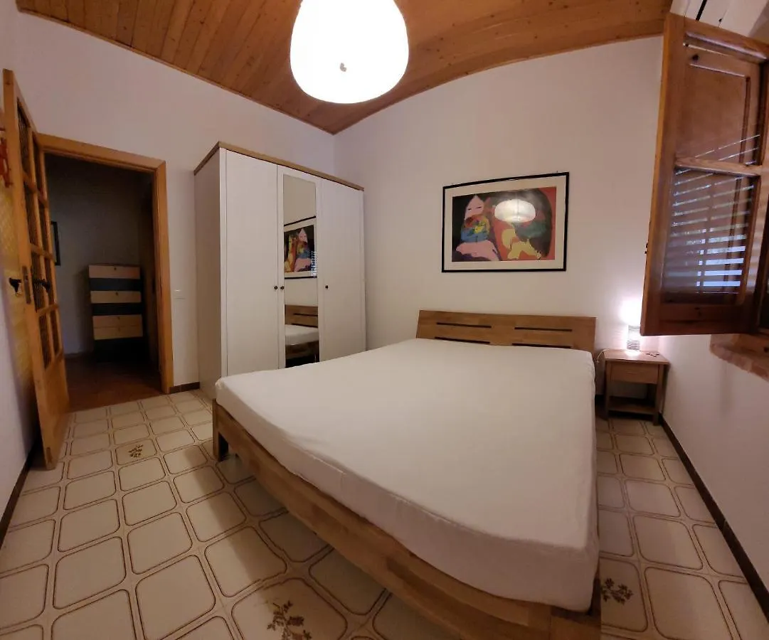 קאסטלמארה דל גולפו Villa Flora  קאסטלמארה דל גולפו